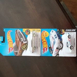 Mattel Hot Wheels Set of '69 Corvette Racer and '64 Lincoln Continental